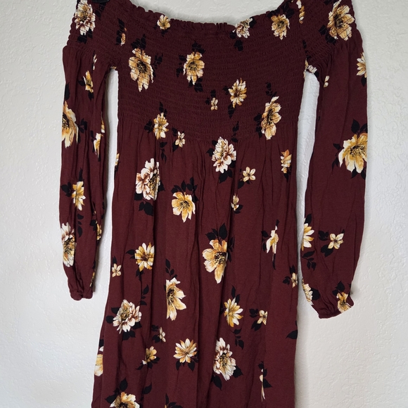 Xhilaration Red and Yellow Off-Shoulder Bishop Sleeve Sundress - Picture 5 of 8